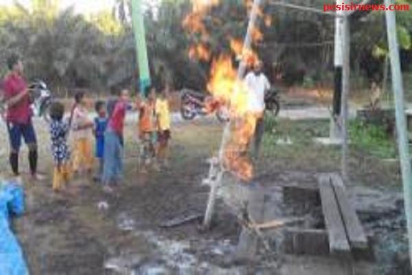Sumur Bor di Desa Bantan Sari Mengeluarkan Gas
