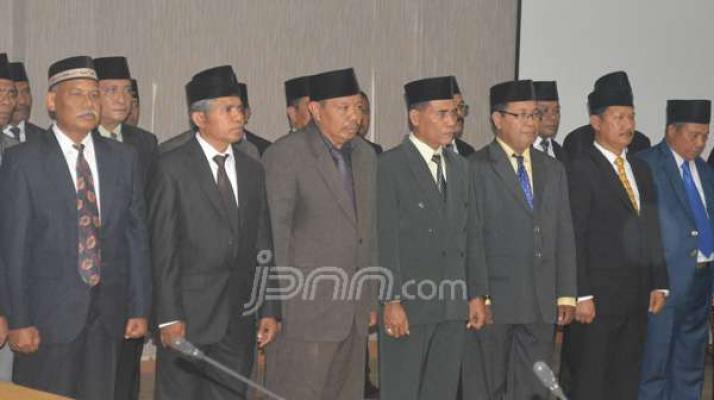 Warga Halsel Desak Gubernur Malut Pertahankan Imran Yakub