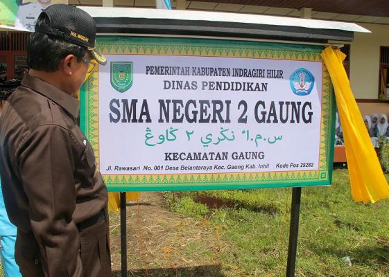 Bupati Inhil HM Wardan Resmikan SMAN 2 Gaung