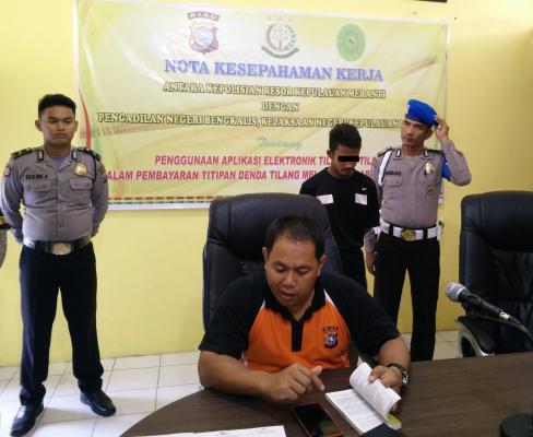Dizinahi 3 kali, Pria Kuli Bangunan Ini Tidak Percaya Pacarnya Hamil 7 Bulan