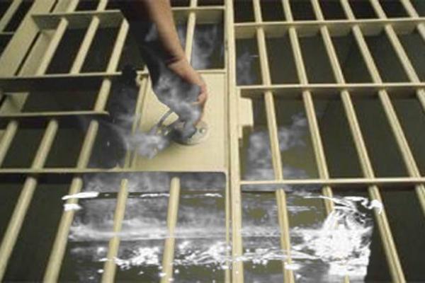 Oknum Perwira Polisi Siram Tahanan Pakai Air Mendidih