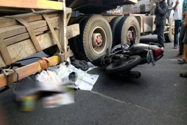 Tabrak Truk, Siswi SMA di Inhil Riau Meninggal Dunia, Bayi 10 Bulan Terluka