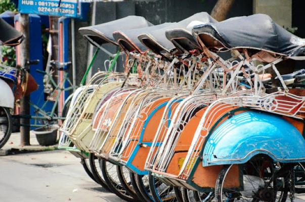 Anies-Sandi Dinilai Perlu Belajar dari Risma soal Pengaturan Becak