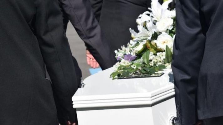 Astaga! Seorang Wanita Melahirkan Bayinya setelah Dinyatakan Meninggal Dunia