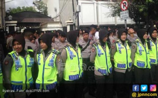 Cekcok di Tol, Polwan Dipukul Hingga Kepala Robek
