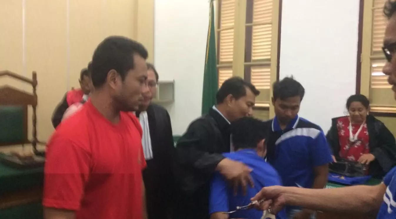 Divonis Mati, Andi Lala Pembunuh 1 Keluarga Menangis Tak Karuan
