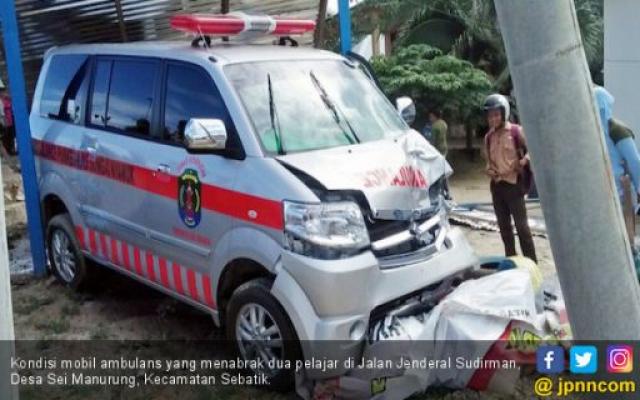 Dua Pelajar Tewas Diseruduk Ambulans