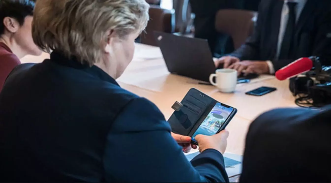 PM Norwegia Main Pokemon Go Saat Bertemu Presiden AS