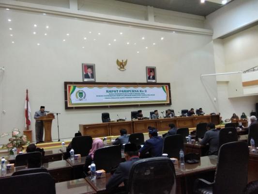 Sekda Inhil Bacakan Pidato Pengantar Bupati Terhadap Delapan Ranperda 