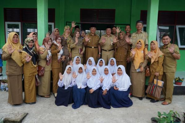 Usai Libur Panjang Pergantian Tahun, Bupati Inhil Sidak SMPN 1 Tembilahan