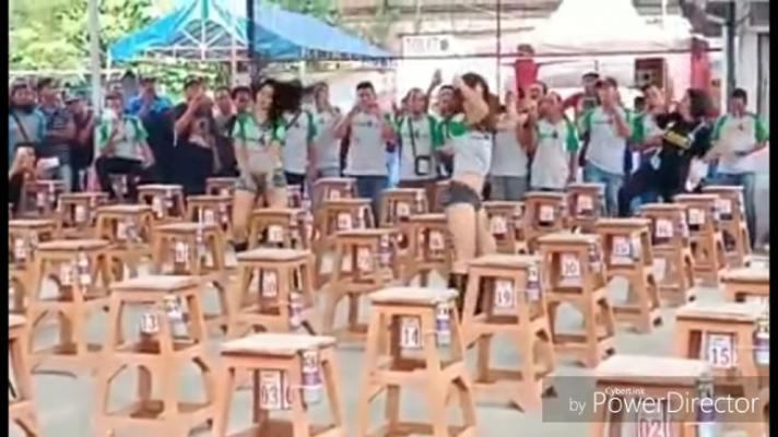 Viral Kontes Burung di Surabaya Diiringi Tarian Seksi