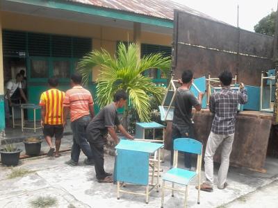 Ironis, Siswa SDN 14 Bengkalis Belajar di Lantai