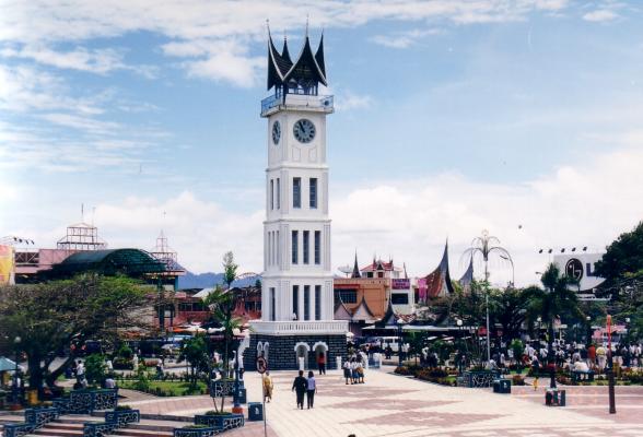 Ada pentas seni di Jam Gadang Bukittinggi