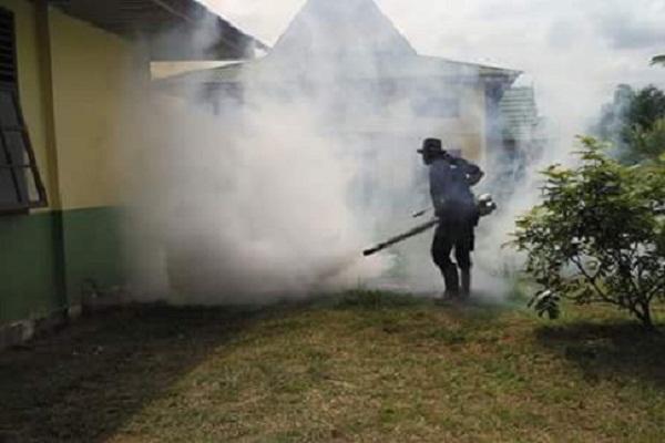 Perangi DBD, PT Tunggal Perkasa Plantations Lakukan Fogging di Inhu
