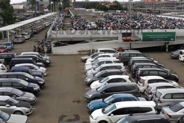 Wali Kota: Tak Punya IMB, Tarif Parkir Stasiun Bogor Haram Naik