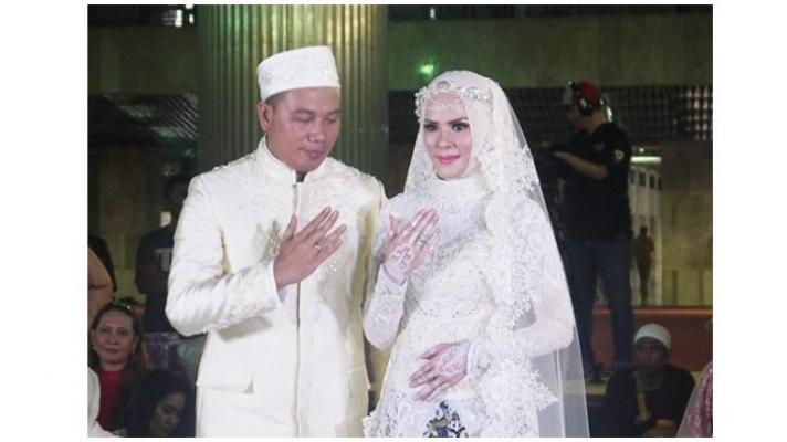 4 Kejanggalan Pernikahan Vicky Prasetyo dengan Angel Lelga