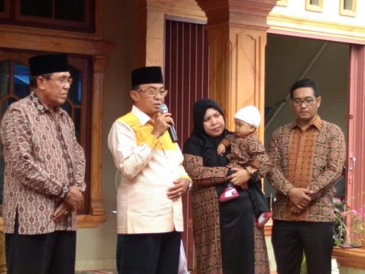 Calon Bupati Inhil HM Wardan Hadiri Syukuran dan Presmian Nama Cucu H. Khairudin di Desa Lubuk Besar 