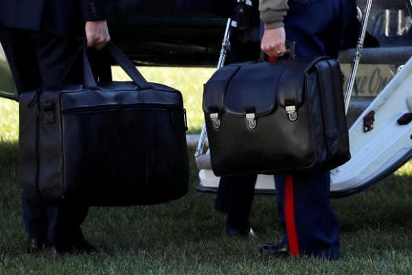 China Cegah Ajudan Trump Bawa Tombol Nuklir saat di Beijing