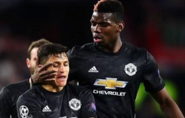 Gagal Bobol Gawang Sevilla, Pogba Cakar Wajah Alexis Sanchez, Lihat Foto-fotonya!