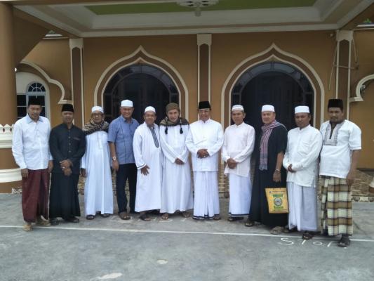 HM,Wardan Kkhotib pada sholat jumat di Mesjid Besar Nurul Huda kelurahan kempas jaya