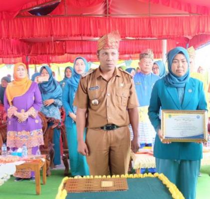 Ketua DPC TP PKK Inhil Saksikan Pelantikan 6 Ketua TP PKK Desa Kecamatan Keritang