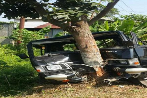 Lihat Ada Wanita Lain, Istri Tabrakkan Toyota Fortuner ke Mobil Suami