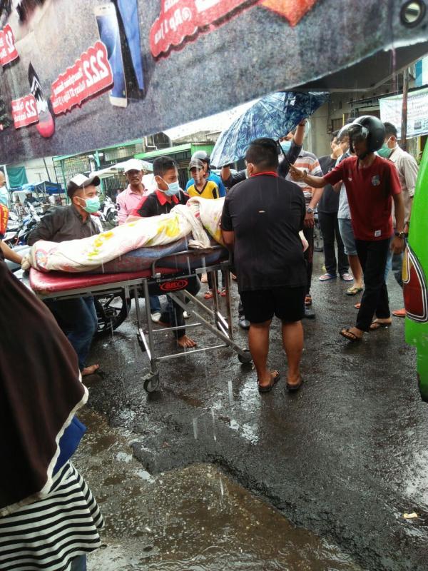 Mayat perempuan di temukan,anak di samping korban lemas Umur 1th,