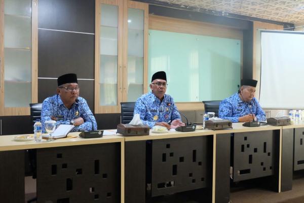 Perdana, Pj Bupati Inhil Pimpin Rapat Koordinasi Bersama Jajaran
