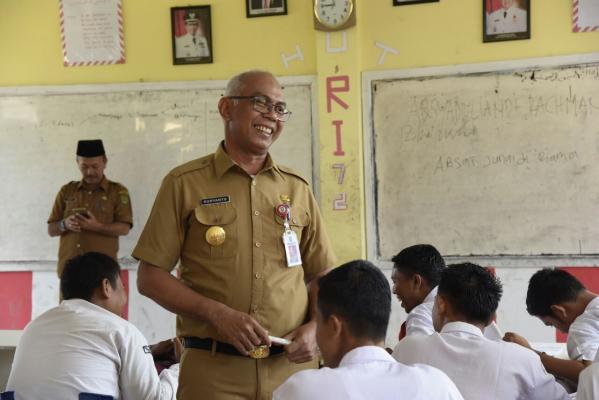 Pjs Bupati Inhil Berikan Motivasi Bagi Siswa SMAN 1 Tembilahan Kota 