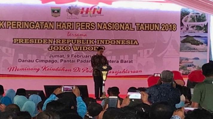 Presiden Jokowi: Media Apa yang Paling Menyebalkan?