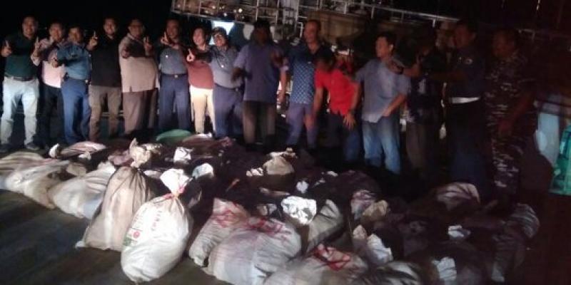 TNI AL dan BNN Gagalkan Penyelundupan Sabu 1 Ton di Kapal Berbendera Singapura 