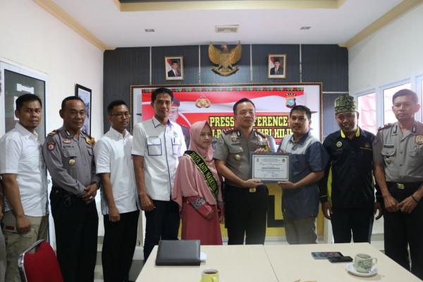Upaya Pemberantasan dan Penyalahgunaan Narkoba, DPC Granat Beri Penghargaan Polres Inhil 
