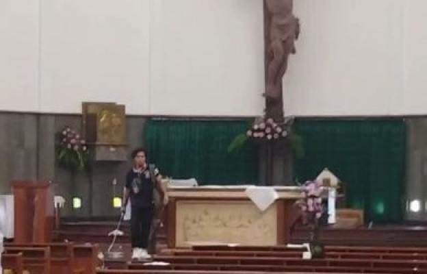 Video Detik-detik Pelaku Menyerang Jemaat Gereja Lidwina Sleman