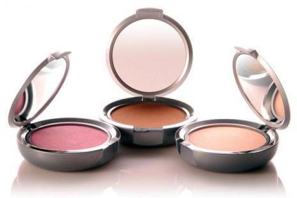 Para Wanita, Kenali Ciri-ciri Make-up Kadaluarsa