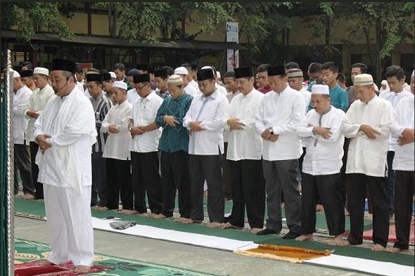 Shalat Gerhana di MAN 1 Pekanbaru Dihadiri Walikota