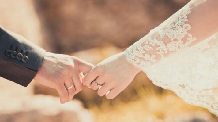 Baru Saja Menikah, Suami Malah Rela Berbagi Istri dengan Pria Lain, Sampai Lakukan Hal Gila Ini
