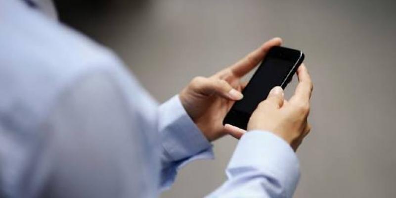 Bawa Motor Sambil Main Hape, Dua Gadis Ini Kembali pada-Nya