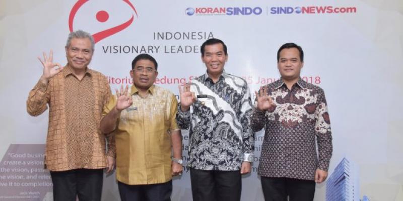 Dr H Firdaus ST MT,di nobatkan sebagai pemimpin Visioner Indonesia.