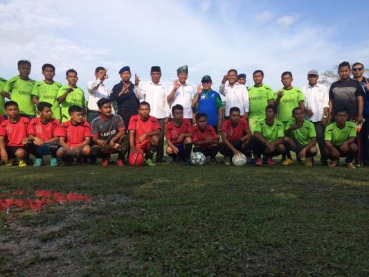 Cagubri Rusli Effendi Tendang Bola, Turnamen Desa Tandun Resmi Dibuka