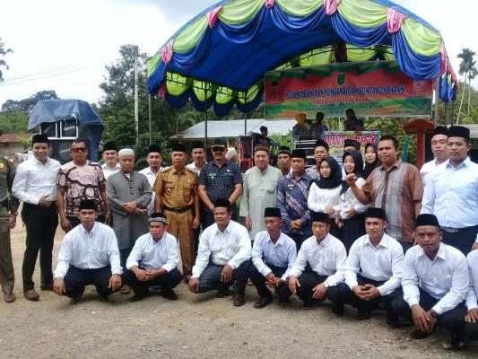 Camat hadiri Pelantikan Perangkat Desa Keritang Dan Apresiasi FKWI 