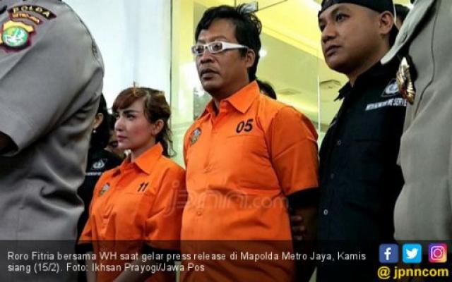 Duh Kasihan, Roro Fitri Ditinggalkan 8 Pengacaranya