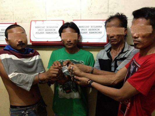 Empat Pria di Kemuning Ditangkap, Polisi Temukan 1 Paket Sedang Sabu
