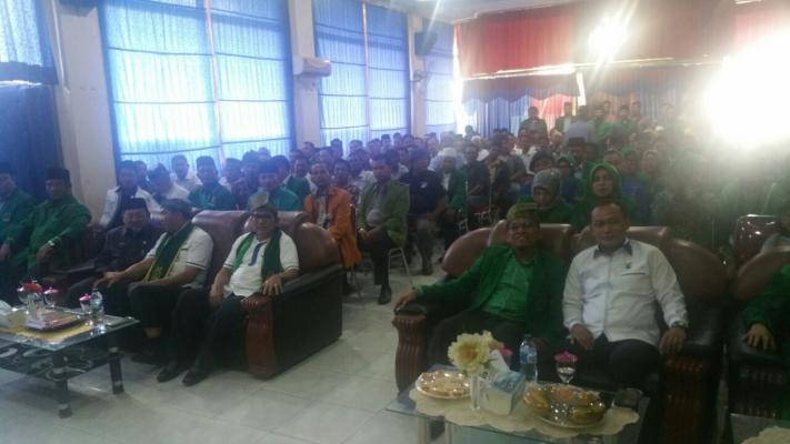 KAMPANYE DI BENGKALIS, FIRDAUS-RUSLI SEMPATKAN BELUSUKAN DI PASAR DURI