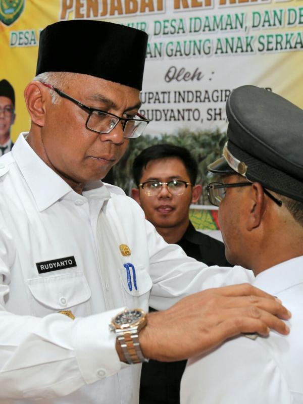 Kunjungi Desa Harapan Makmur, Pj Bupati Inhil Juga Ambil Sumpah Jabatan 3 Pj Kades Kecamatan GAS