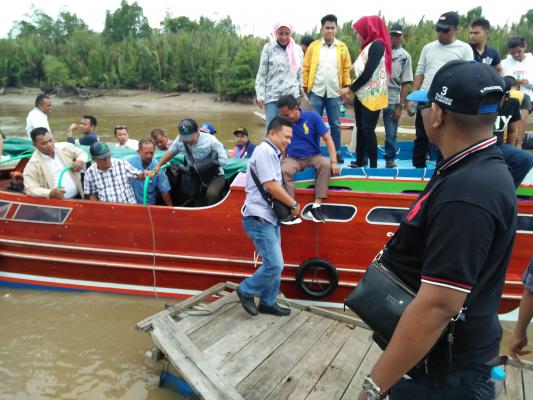 Lintasi Laut Tanjung Datuk, Firdaus Rusli Nikmati Ayunan Gelombang