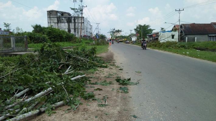 Proyek Preservasi Jalan Dilanjutkan, Sekda Inhil Minta Rekanan Perhatikan Kualitas Pekerjaan