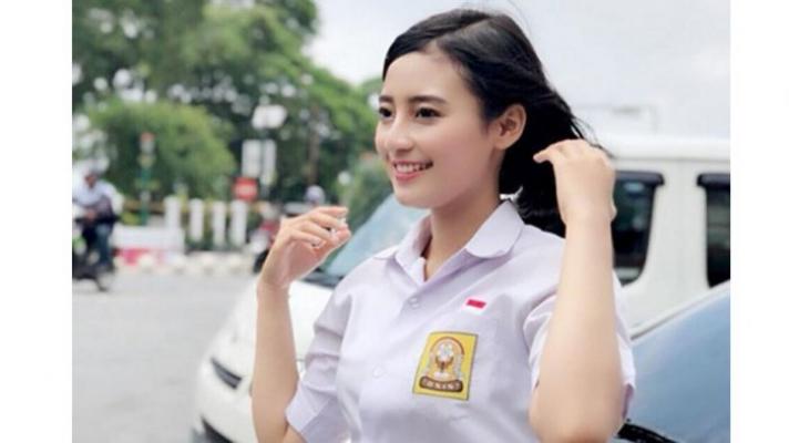 Saat Polwan Cantik Adelia Berakting jadi Anak SMA, Videonya Bikin Betah Nonton Berulang-ulang