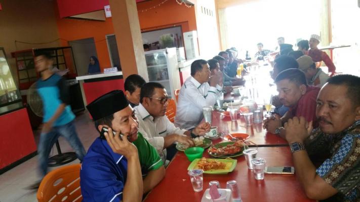 Sarapan Bersama Tim, Tokoh Masyarakat dan Warga Kota Baru-Inhil, Firdaus-Rusli Didoakan Jadi Pemenang Pilgubri 2018