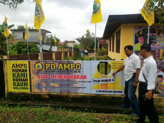 Spanduk  Ayo  Dirusak OTK, AMPG Inhil Laporkan ke Polisi