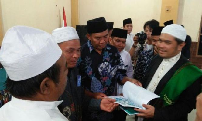 Tengku Mudo Ade Irwan Hudayana =Firdaus-Rusli     kami sangat siap untuk mendukung karena beliau juga jamaah tarikat Naqsabandia